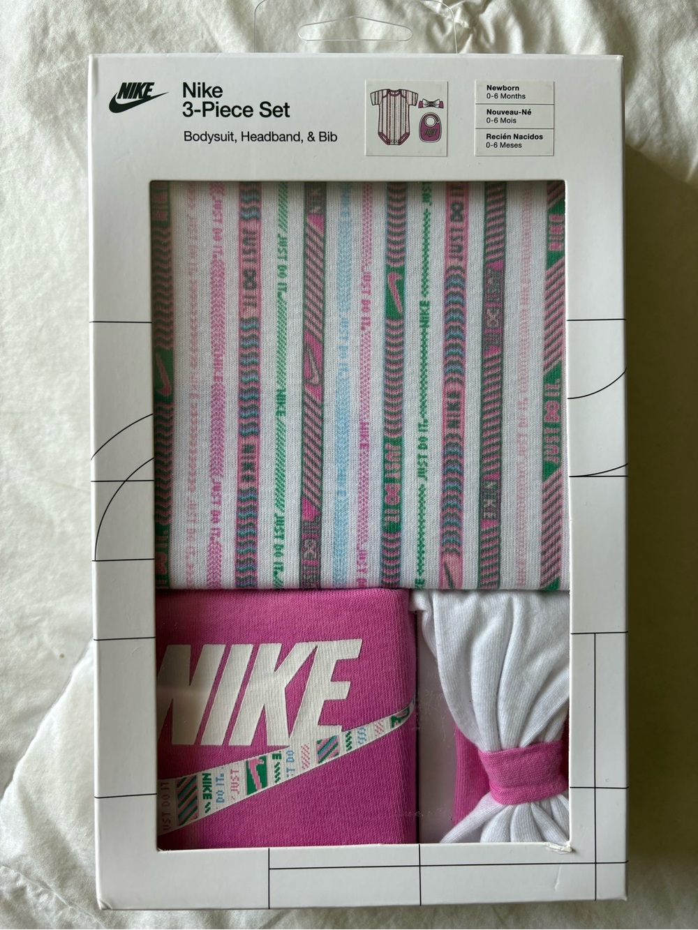 Nike Newborn 3-Piece Set - Pink, White, Green